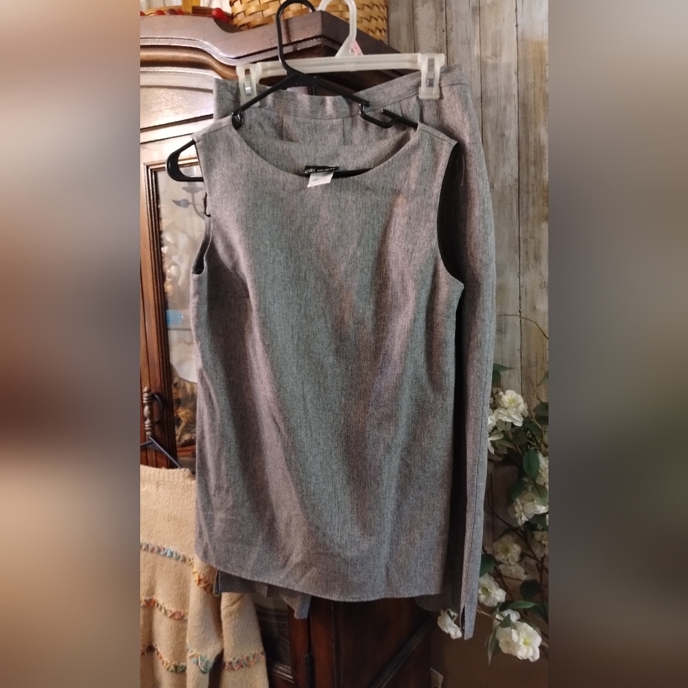 Citi Dress Capri Pants Suit (12)